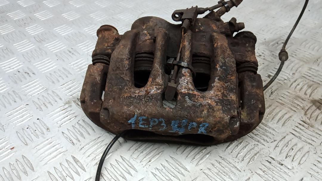 суппорт передний правый Mercedes-Benz Sprinter 2 поколение (W906) 2011, 2.2 л., CDI 213/313/413, дизель, МКПП, микроавтобус - фото №1