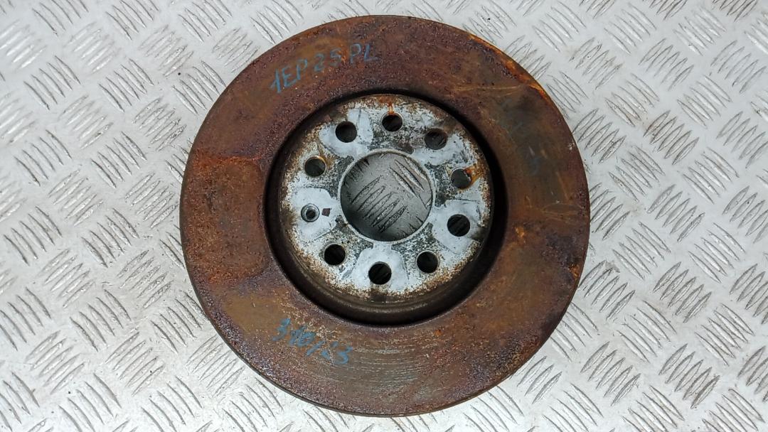 диск тормозной передний Volkswagen Passat B7 2012, 2.0 л., дизель, МКПП, универсал, 1K0615301AA - фото №1