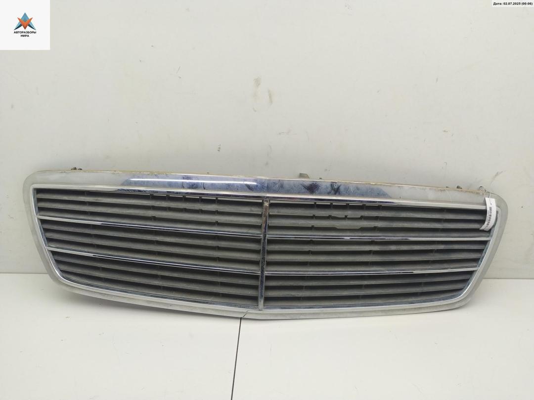 решетка радиатора Mercedes-Benz C-Класс W203/S203/CL203 2001, синий, седан, 2038800483 - фото №1