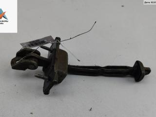 ограничитель открывания двери Ford Focus 1 поколение 1999, универсал