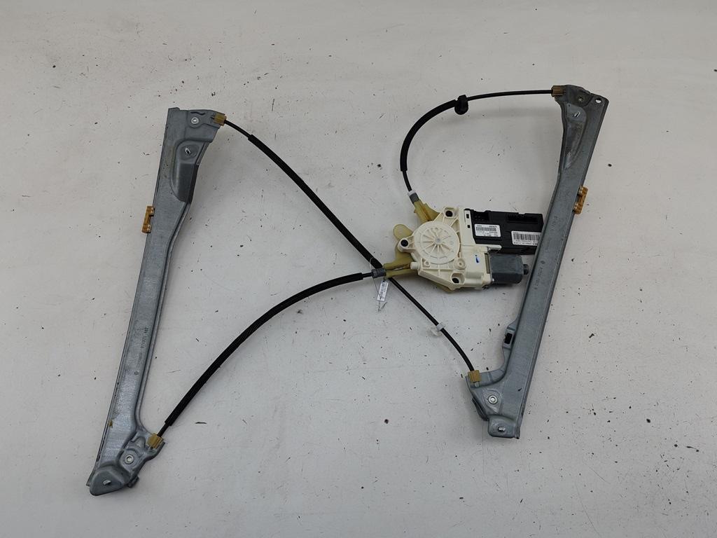 стеклоподъемник электрический передний правый Renault Laguna III 2009, 2.0 л., бензин, МКПП, чёрный, универсал, 807000002R