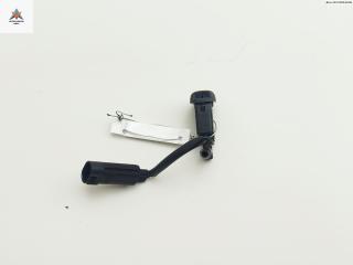 форсунка омывателя лобового стекла BMW 1 серия E81/E82/E87/E88 [рестайлинг] 2007, 2.0 л., дизель, МКПП, серый, хетчбэк 5 дв., 7110851