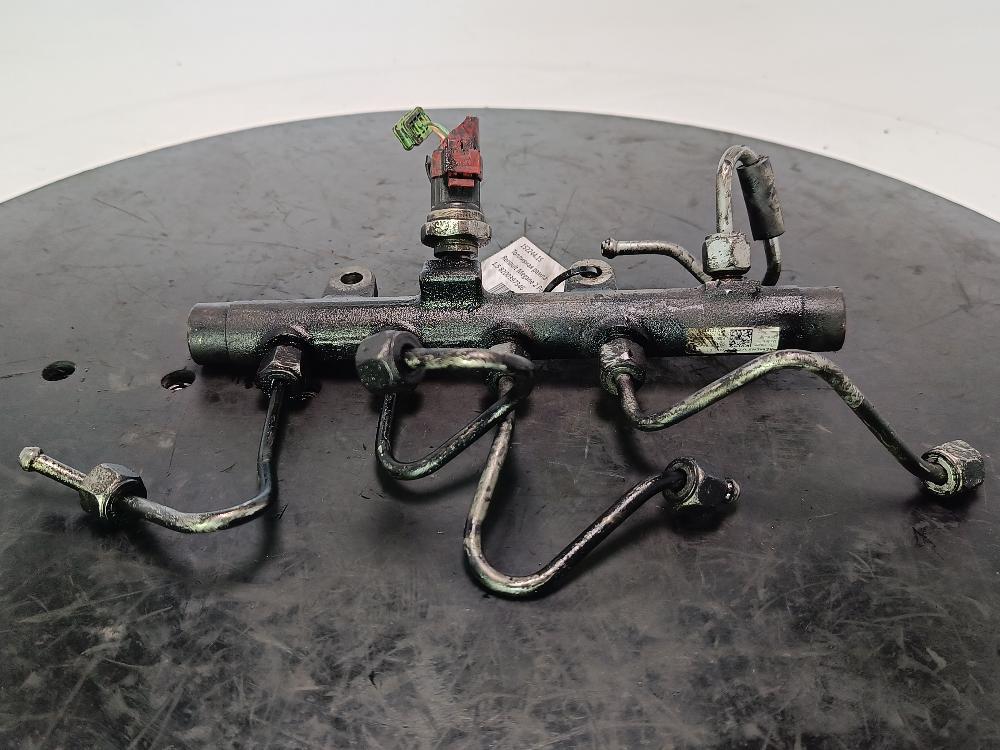 топливная рампа Renault Megane 2 поколение 2004, Дизель 1.5, цвет, 8200397346 - фото №1