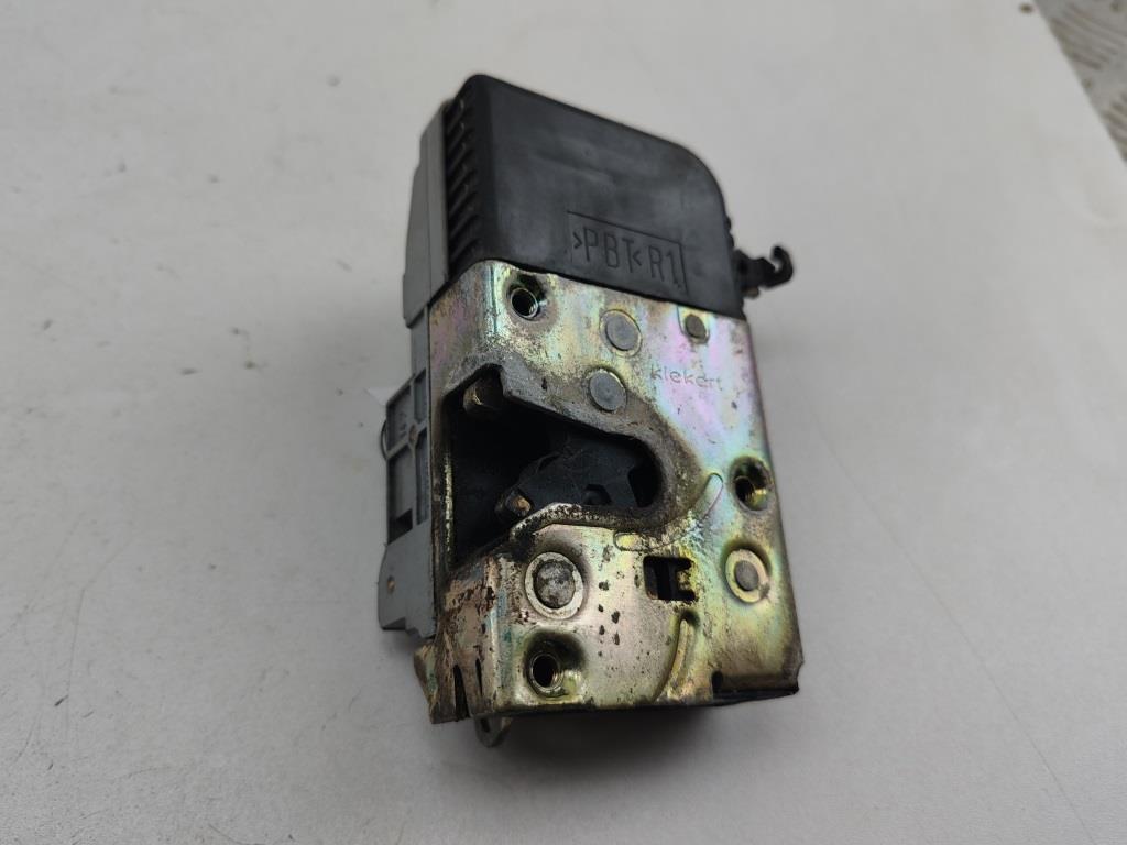 замок двери передней правой Peugeot 406 2000, 2.2 л., бензин, АКПП, красный, универсал