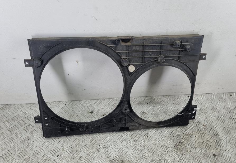 диффузор вентилятора Volkswagen Bora 2002, 2.3 л., бензин, МКПП, серый, универсал, 1J0121207M