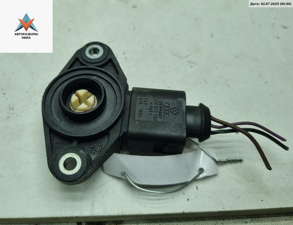 клапан вакуумного управления Volkswagen Touran 1 поколение 2004, 1.6 л., бензин, АКПП, зелёный, минивэн - фото №1