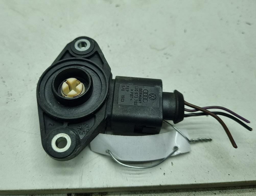 клапан вакуумного управления Volkswagen Touran 2004, 1.6 л., бензин, АКПП, зелёный, минивэн