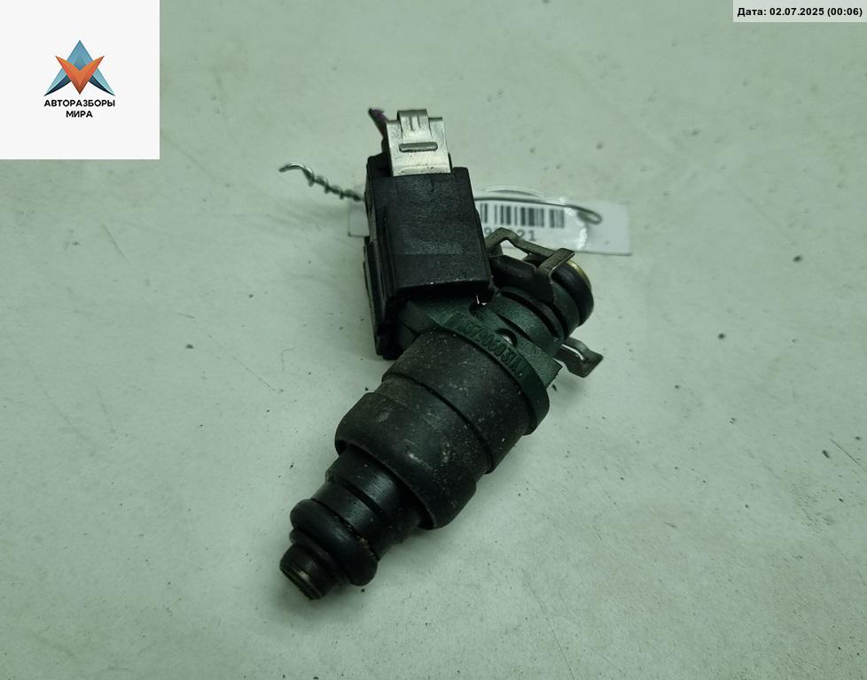 форсунка Skoda Octavia mk1 (A4 1U) 1998, 1.6 л., бензин, МКПП, зелёный, универсал, 037906031AA - фото №1