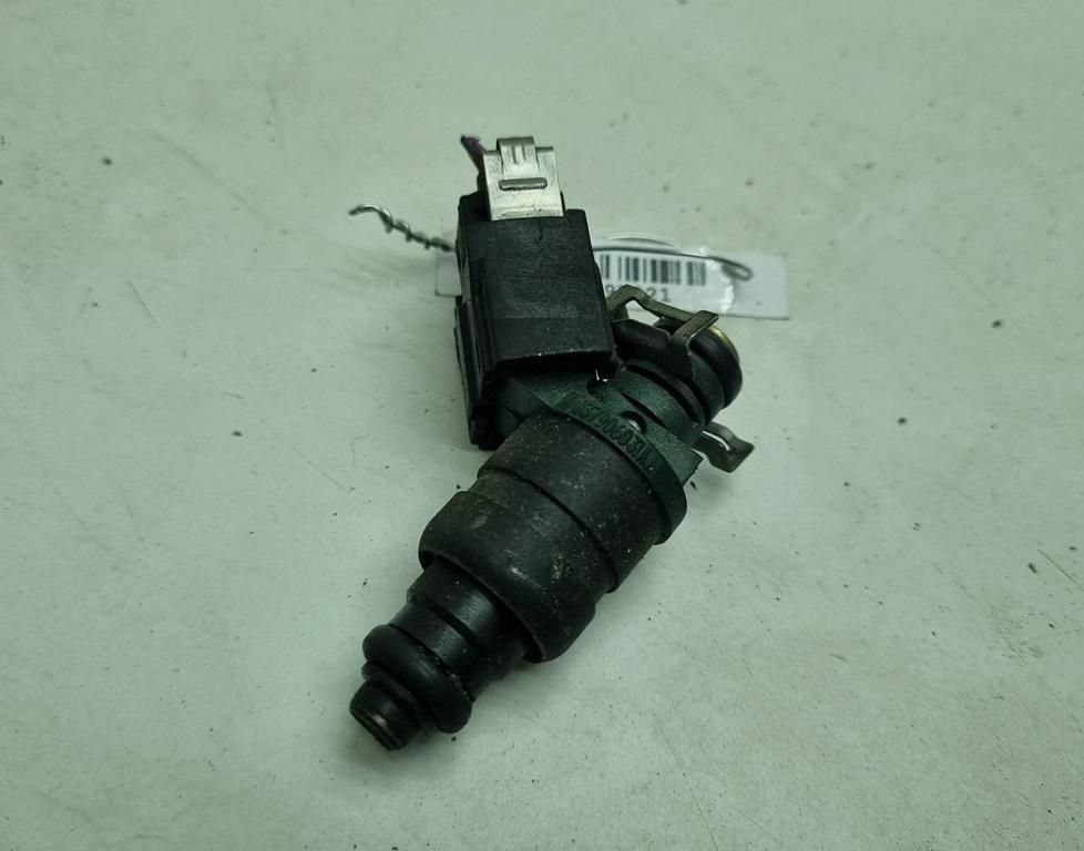 форсунка Skoda Octavia mk1 (A4 1U) 1998, 1.6 л., бензин, МКПП, зелёный, универсал, 037906031AA