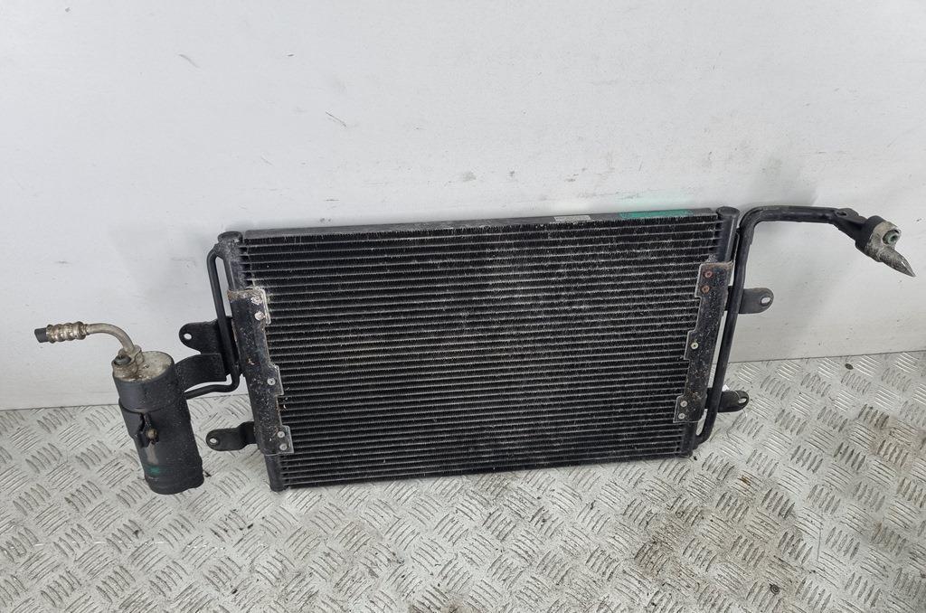 радиатор кондиционера Volkswagen Bora 2002, 2.3 л., бензин, МКПП, серый, универсал, 1J0820411C