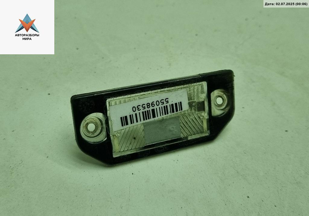 подсветка номера Volkswagen Passat B5 1998, 1.8 л., бензин, МКПП, красный, седан, 3B0945021 - фото №1