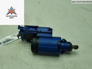 Датчик (включатель) стоп-сигнала Volkswagen Passat B5 [рестайлинг] 2004, 1.9 л., дизель, МКПП, синий, универсал