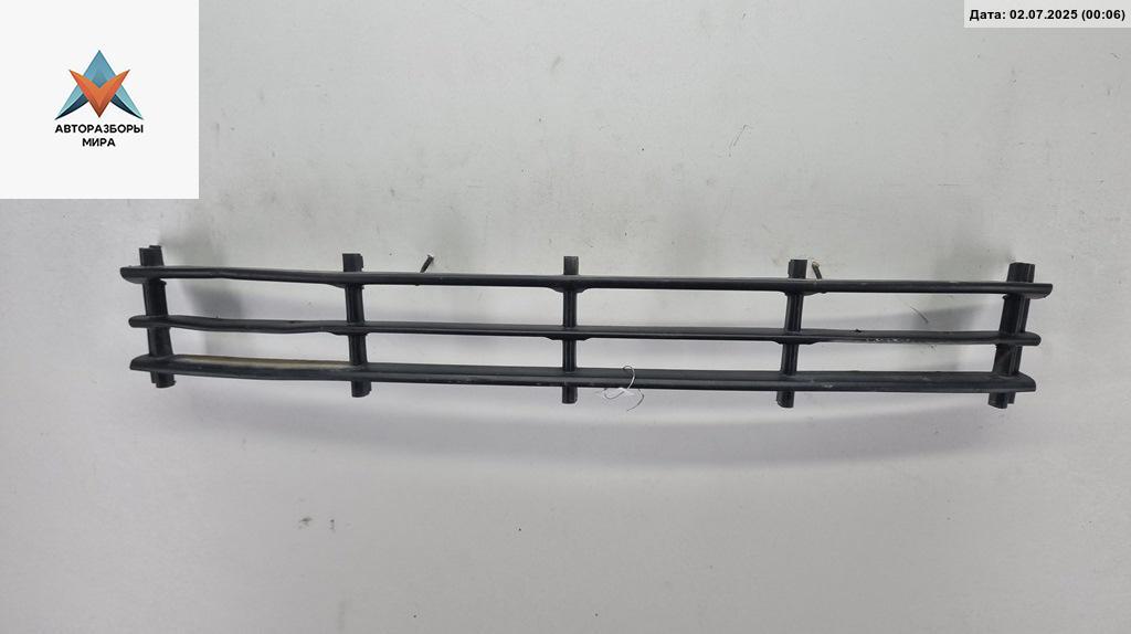 заглушка (решетка) в бампер Skoda Octavia mk2 (A5 1Z) 2004, 2.0 л., дизель, МКПП, серый, хетчбэк 5 дв., 1Z0853677 - фото №1