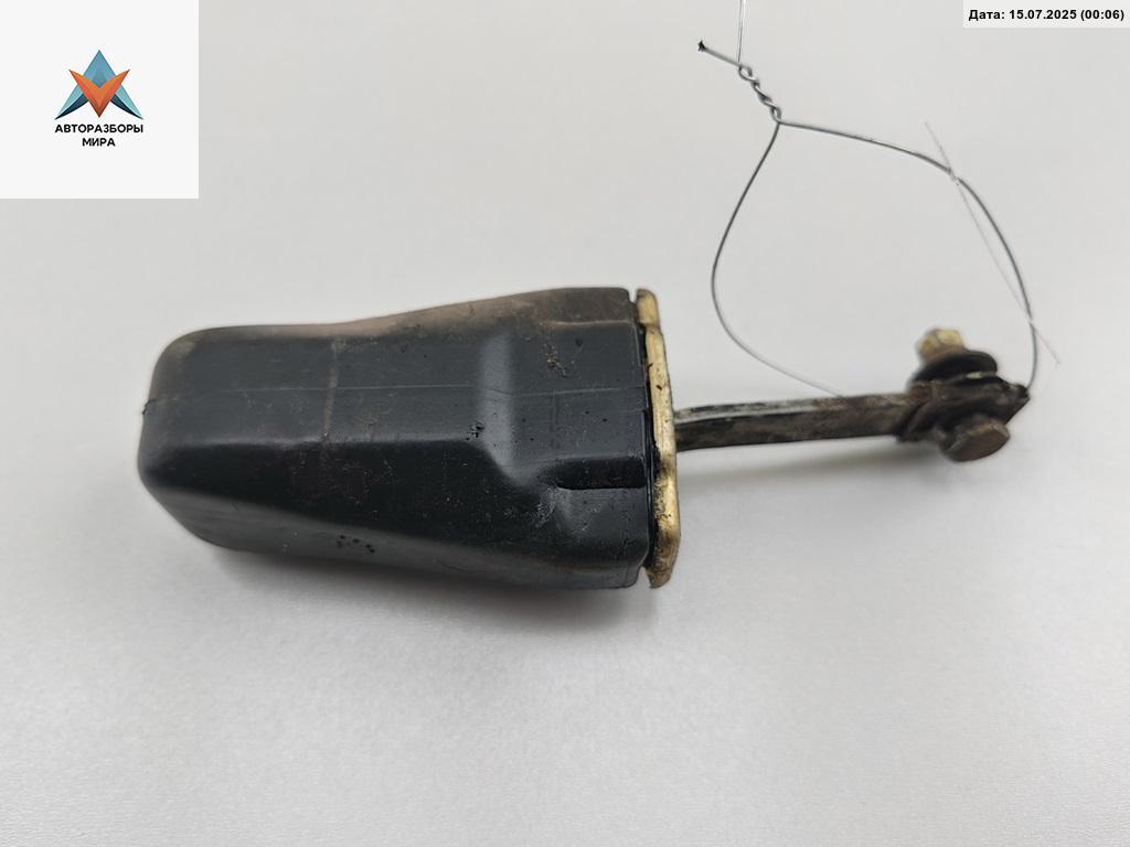 ограничитель открывания двери Volkswagen Passat B3 1997, 357837248 - фото №1