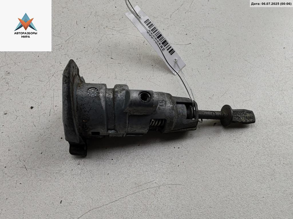 личинка дверного замка Volkswagen Passat B6 2008, 1.8 л., бензин, МКПП, чёрный, универсал, 3C0837167B - фото №1