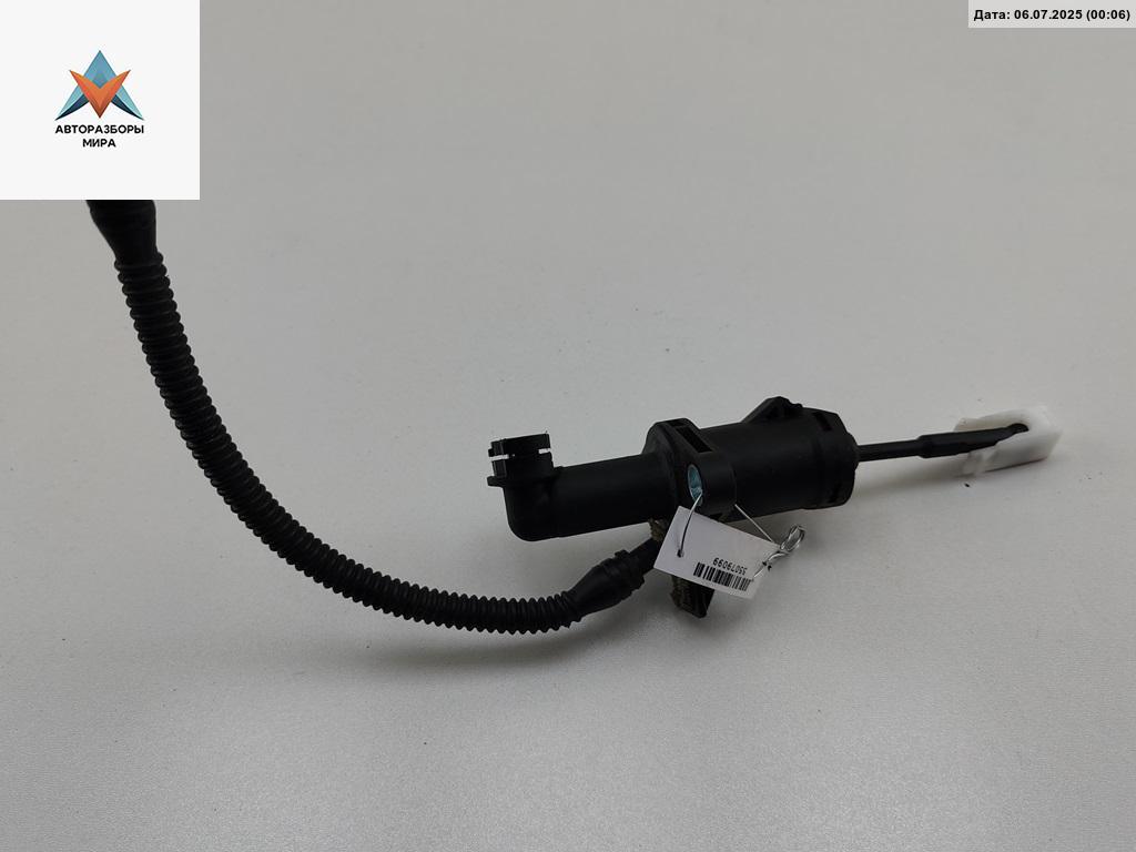 цилиндр сцепления главный Skoda Fabia 2 поколение (5J) 2008, 1.6 л., бензин, МКПП, серый, хетчбэк 5 дв., 6Q1721388E - фото №1