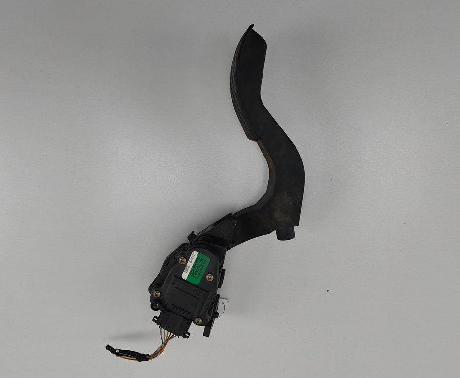 педаль Audi A4 B5 1999, 1.8 л., бензин, МКПП, синий, седан, 8D1721523A