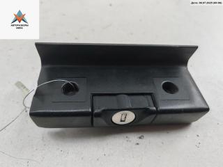 кнопка открытия багажника Skoda Felicia 1 поколение 1996, 1.3 л., бензин, МКПП, красный, хетчбэк 5 дв.