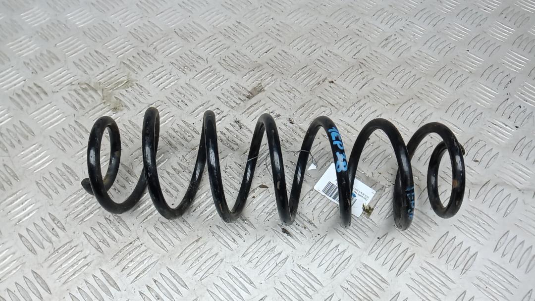 пружина задняя Volkswagen Golf 5 поколение 2003, 1.4 л., бензин, МКПП, хетчбэк 5 дв., 1J0511115AR - фото №1