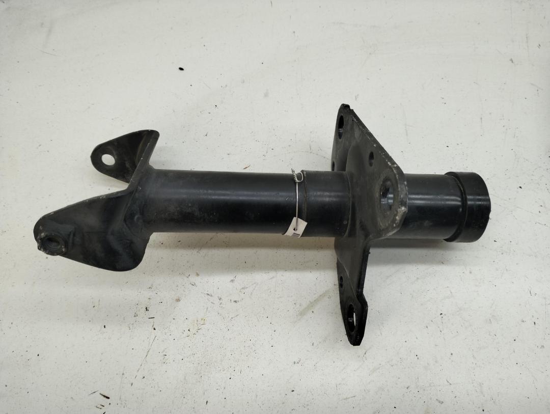 кронштейн (крепление) Volkswagen Passat B5 1998, 1.9 л., дизель, МКПП, серый, универсал, 3B0807134A