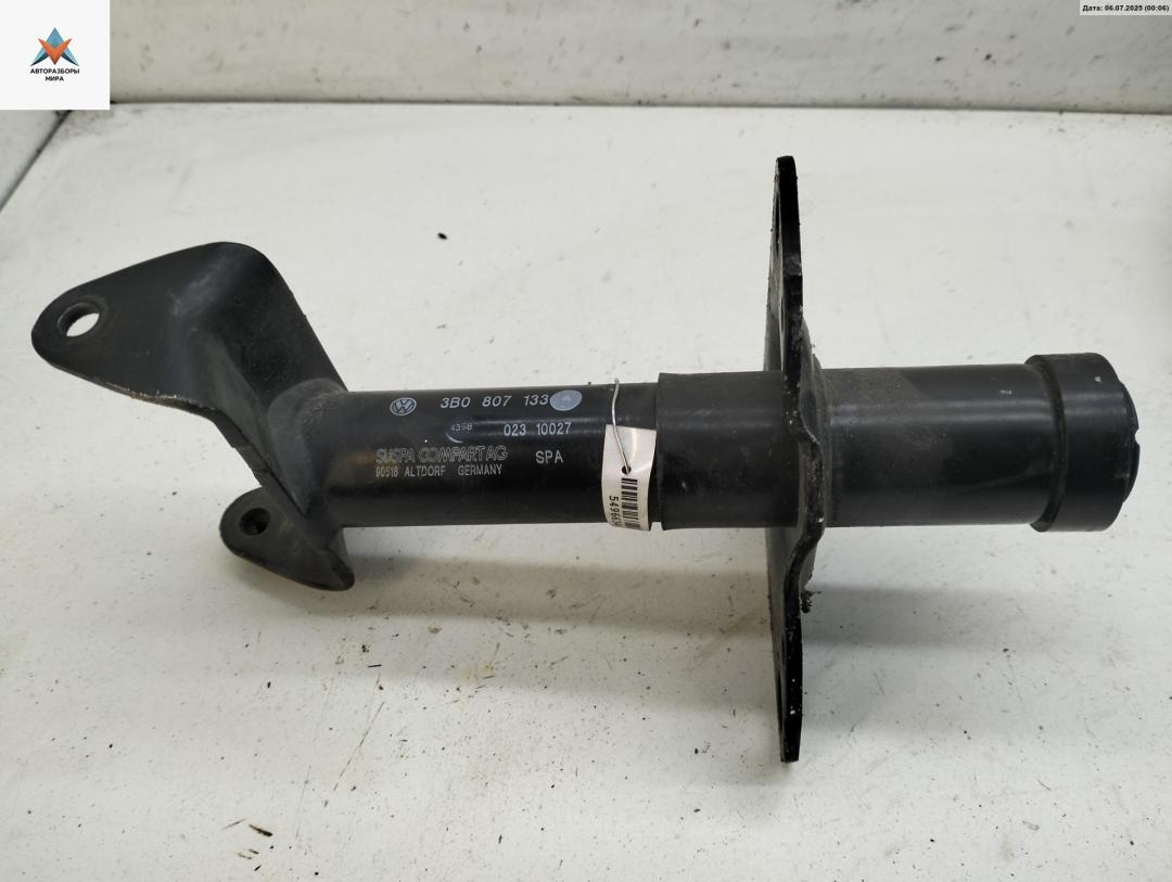 кронштейн (крепление) Volkswagen Passat B5 1998, 1.9 л., дизель, МКПП, серый, универсал, 3B0807133A - фото №1