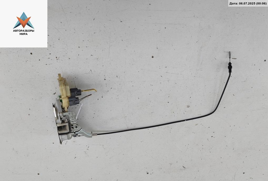 замок двери передней правой Honda Civic 8 поколение 2005, 1.4 л., бензин, МКПП, серый, хетчбэк 3 дв. - фото №1