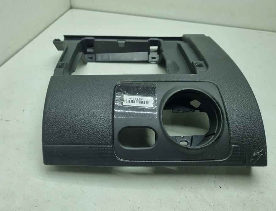 накладка на торпедо (консоль) Volkswagen Golf-5 2004, 1.4 л., бензин, МКПП, серый, хетчбэк 5 дв., 1K1858367