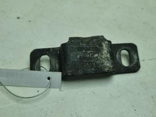 кронштейн (крепление) Volkswagen Golf-5 2004, 1.4 л., бензин, МКПП, серый, хетчбэк 5 дв., 4D0260427