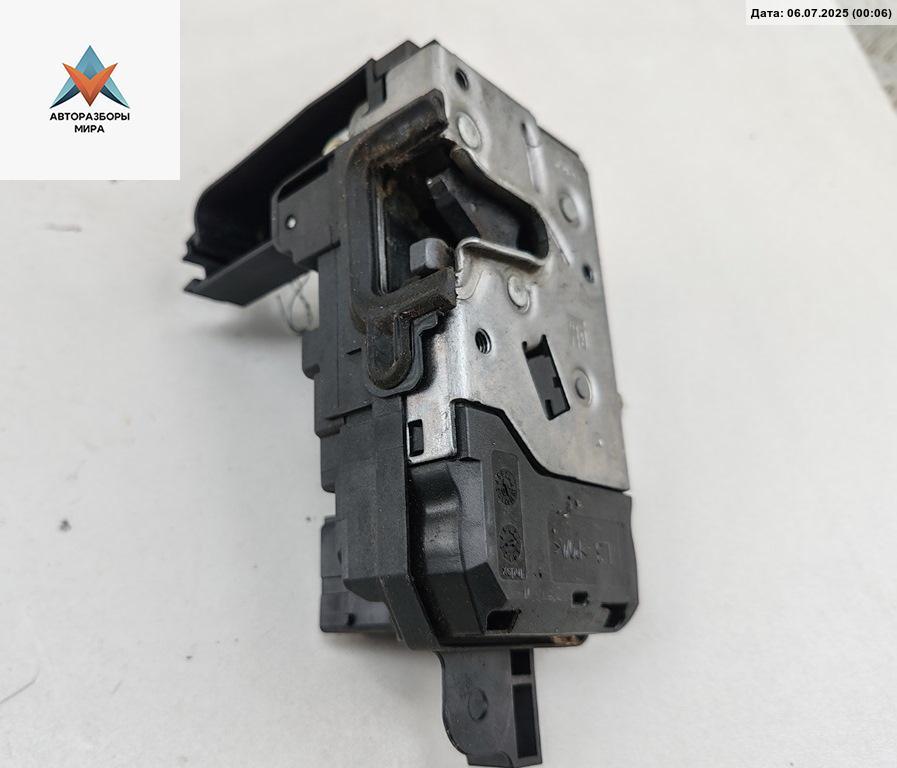 замок двери передней левой Opel Zafira 2 поколение (B) 2005, 2.2 л., бензин, МКПП, чёрный, минивэн, 13210748 - фото №1