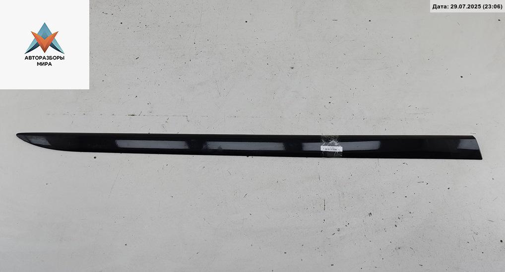 молдинг двери передней правой Opel Corsa D 2007, 1.0 л., бензин, МКПП, чёрный, хетчбэк 3 дв., 13275295 - фото №1