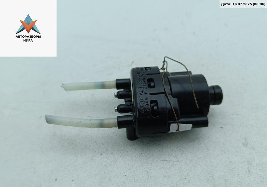 переключатель света Skoda Felicia 1 поколение 1996, 1.3 л., бензин, МКПП, красный, хетчбэк 5 дв., 443958317019 - фото №1