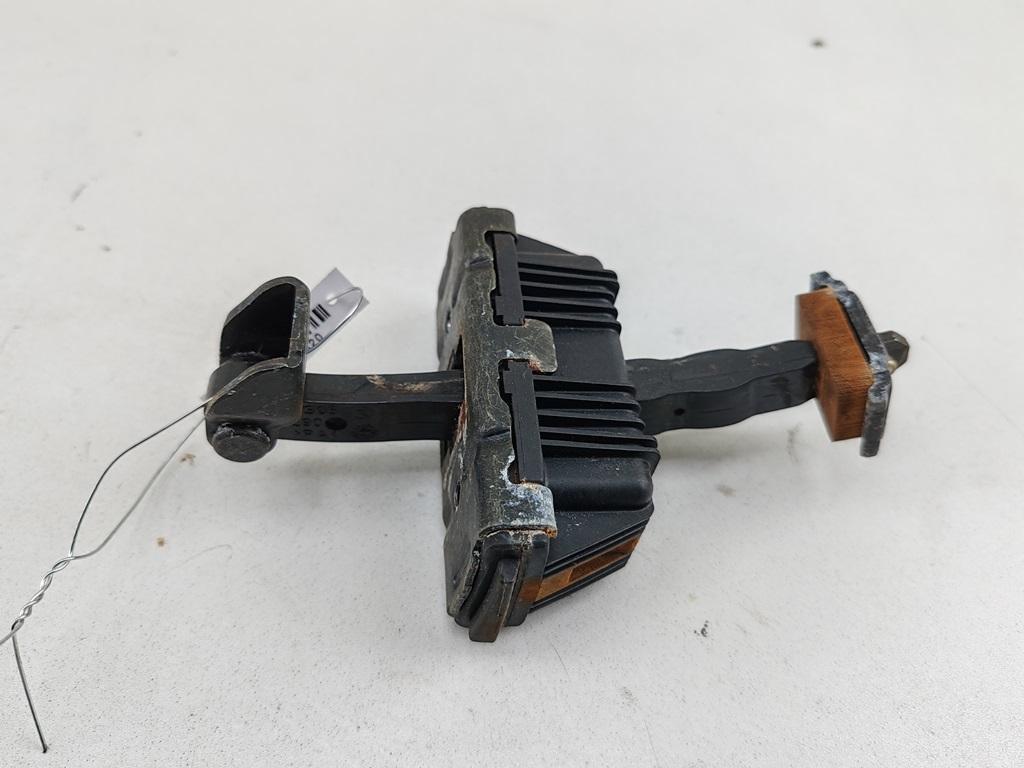 ограничитель открывания двери BMW 3 E90/E91/E92/E93 2005, седан, 7176807