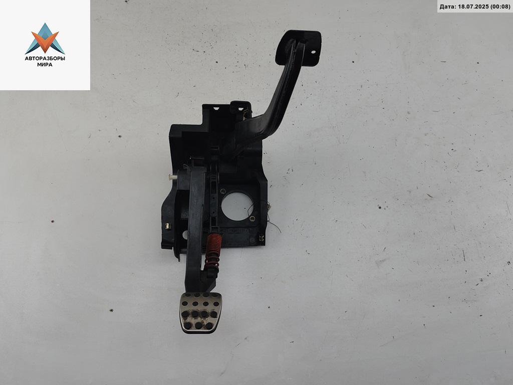 узел педальный (блок педалей) Mercedes-Benz C-Класс W203/S203/CL203 2003, 1.8 л., бензин, МКПП, синий, хетчбэк 3 дв., A2032910101 - фото №1