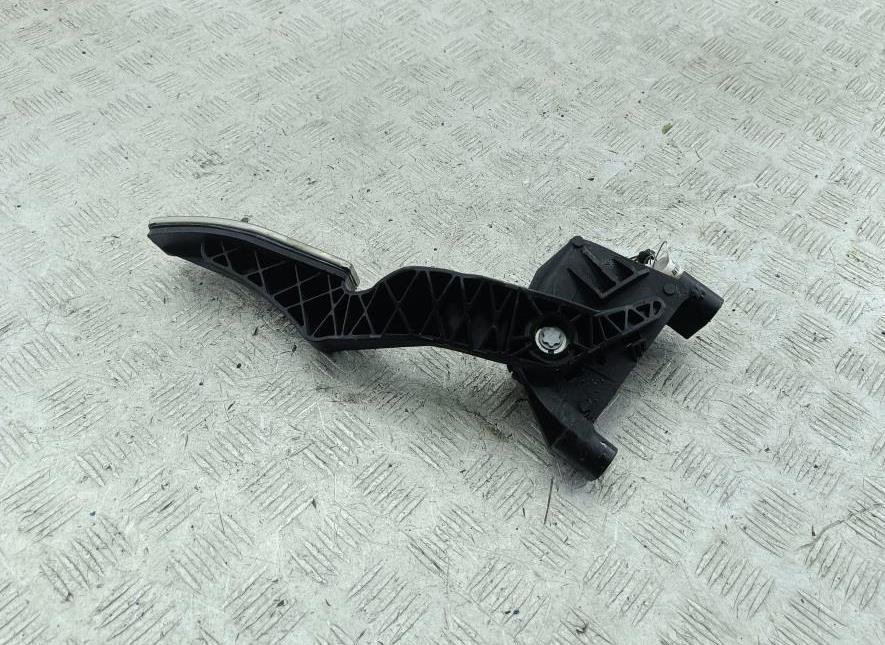 педаль Opel Zafira B 2005, 1.8 л., бензин, МКПП, чёрный, минивэн, 13125115