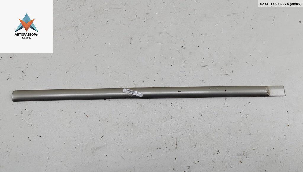 молдинг двери задней правой Ford Mondeo 3 поколение 2002, 1.8 л., бензин, МКПП, серый, хетчбэк 5 дв., 1S7125532 - фото №1