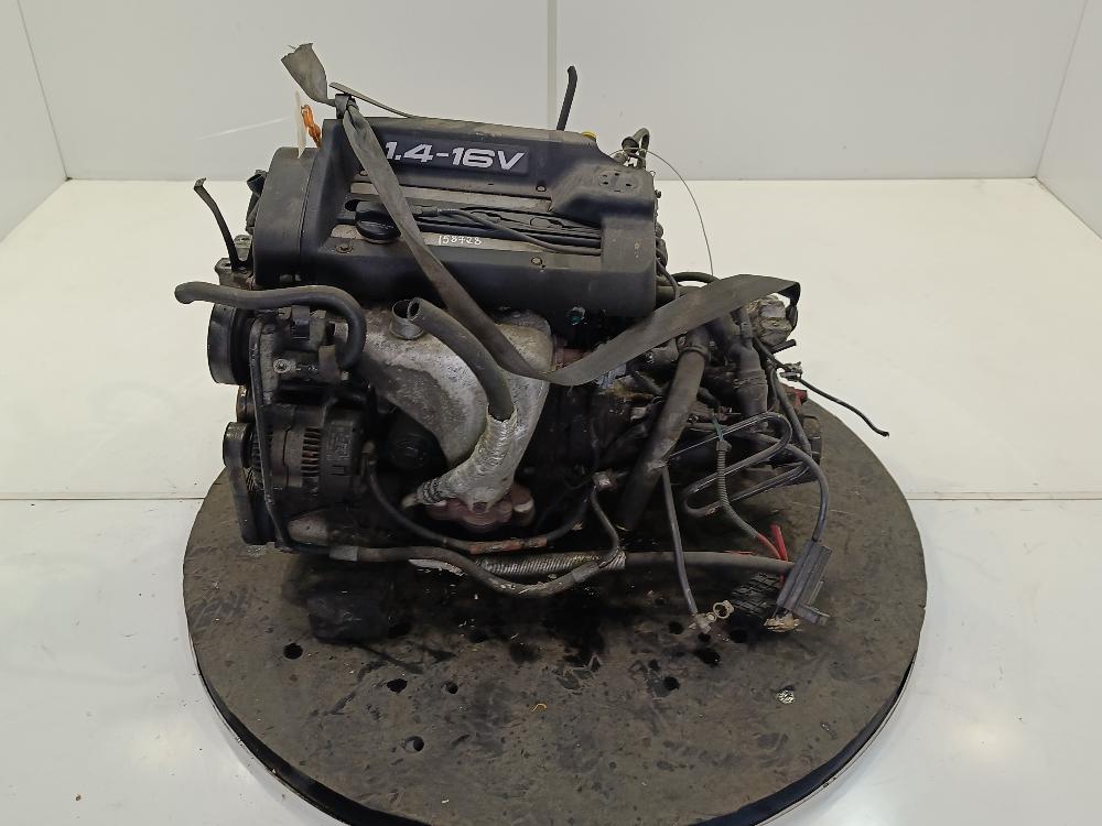 двигатель Volkswagen Golf 4 поколение 2000, цвет, AKQ - фото №1