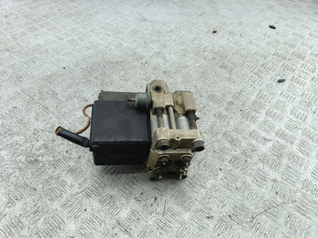 блок ABS Audi 100 C4 1992, 2.6 л., бензин, МКПП, чёрный, универсал, 4A0614111A