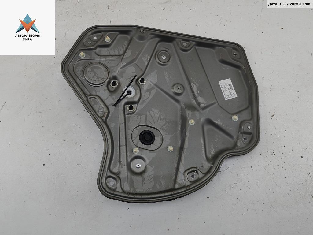 стеклоподъемник электрический задний правый Skoda Octavia mk2 (A5 1Z) 2004, 2.0 л., дизель, МКПП, серый, хетчбэк 5 дв., 1Z0839656A - фото №1