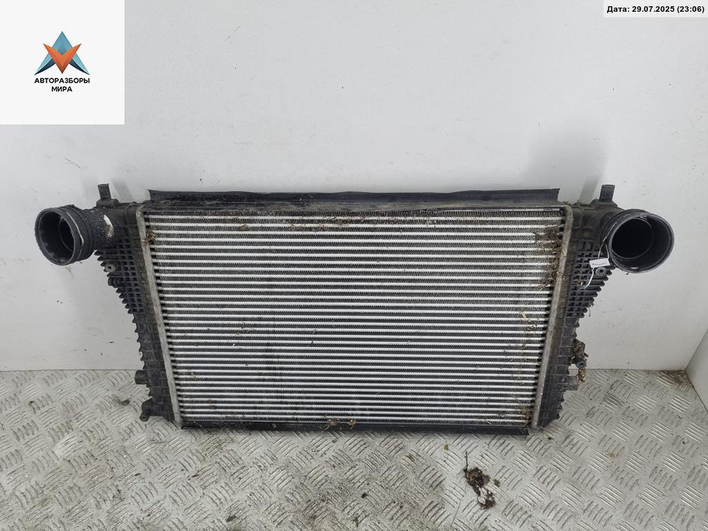 радиатор интеркулера Volkswagen Touran 1 поколение 2004, 1.9 л., дизель, АКПП, красный, минивэн - фото №1