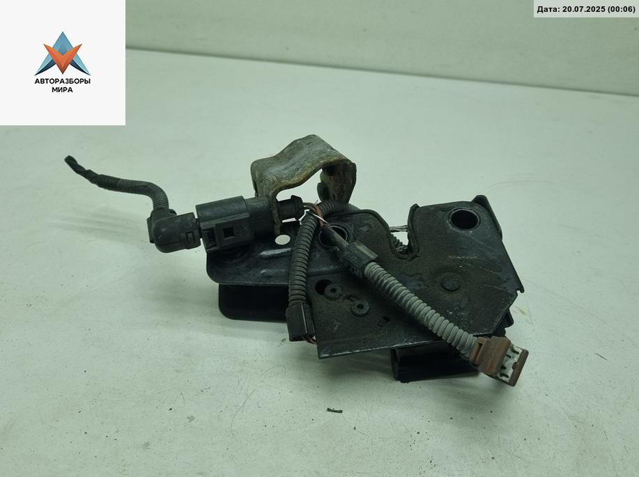 замок капота Volkswagen Touran 1 поколение 2003, 1.6 л., бензин, МКПП, серый, минивэн - фото №1