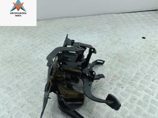 узел педальный (блок педалей) Volkswagen Passat B4 1994, 2.0 л., бензин, МКПП, красный, седан