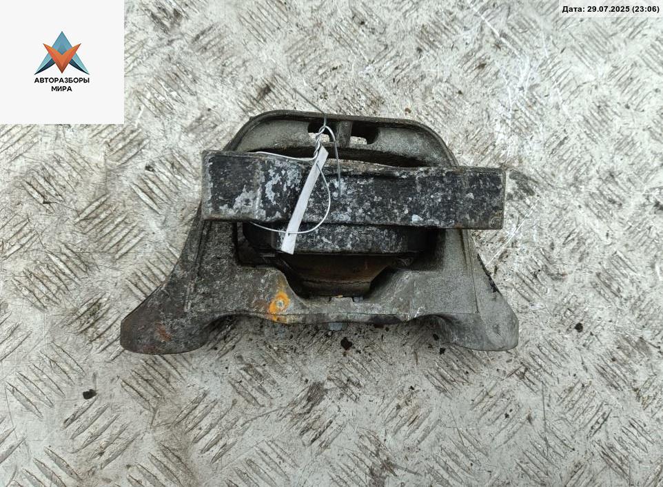 подушка крепления двигателя Ford Tourneo Connect 1 поколение 2008, 1.8 л., дизель, МКПП, серый, фургон, 5224617 - фото №1