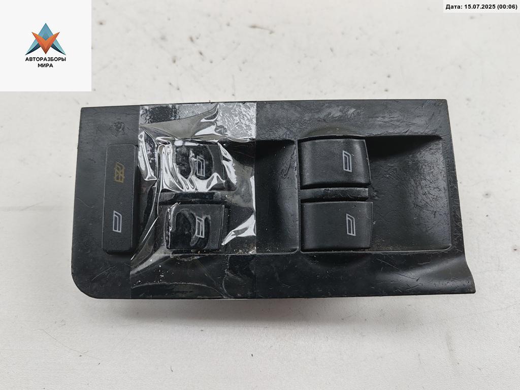 блок управления стеклоподъемниками Audi A6 4B/C5 1999, 2.4 л., бензин, МКПП, серый, седан, 4B0959851 - фото №1