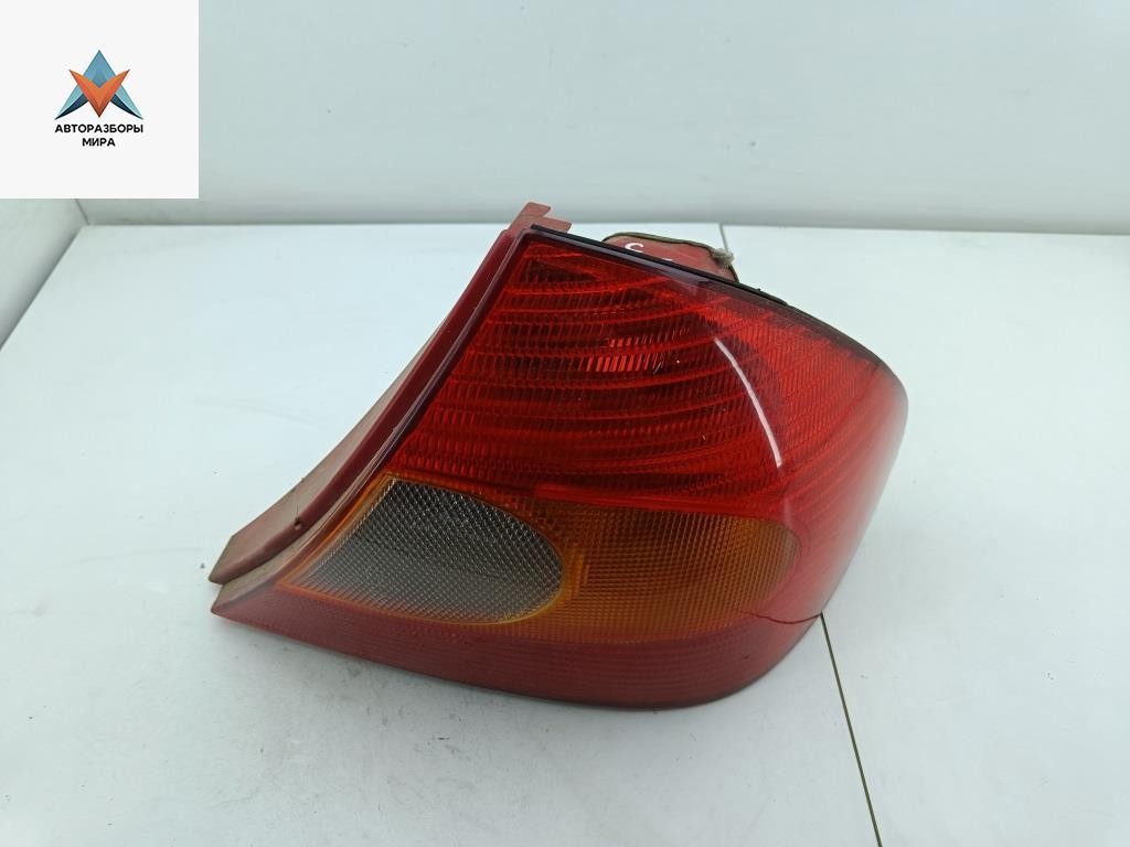 фонарь задний правый Ford Mondeo 2 поколение 1997, 1.8 л., бензин, АКПП, синий, хетчбэк 5 дв., 96BG13A602BE - фото №1