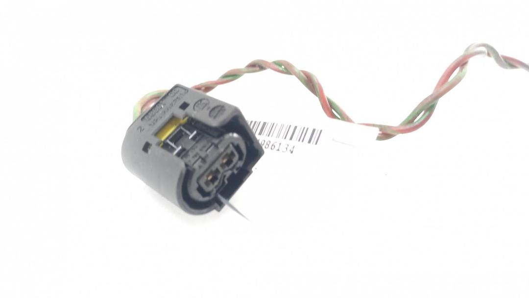 разъем (фишка) проводки BMW 3 серия E90/E91/E92/E93 2007, 2.0 л., дизель, МКПП, чёрный, седан, 7789576, 6800100 - фото №1