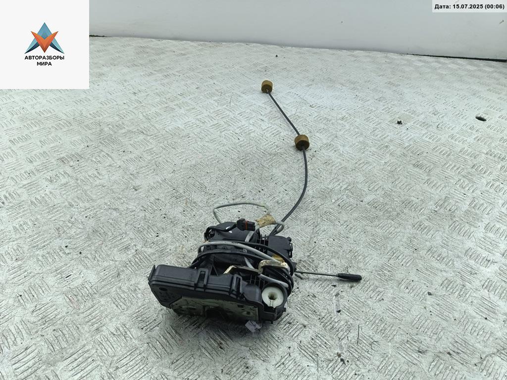 замок двери передней левой Mercedes-Benz C-Класс W203/S203/CL203 2002, 2.2 л., дизель, АКПП, серый, хетчбэк 3 дв., 2037200535 - фото №1