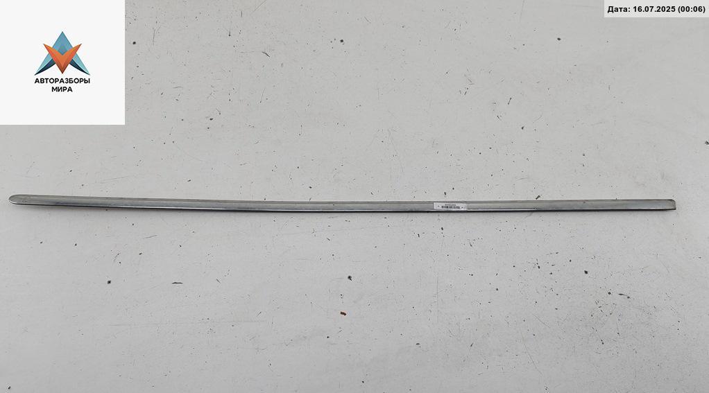 молдинг двери передней левой Volkswagen Passat B6 2008, 1.4 л., бензин, МКПП, чёрный, универсал, 3C0853515C - фото №1