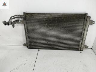 радиатор кондиционера Volkswagen Caddy 3 поколение [рестайлинг] 2011, 1.6 л., дизель, МКПП, белый, фургон, 1K0820411N