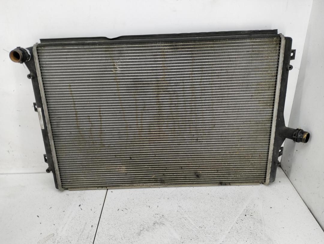 радиатор кондиционера Volkswagen Caddy 2011, 1.6 л., дизель, МКПП, белый, фургон, 1K0121251DD