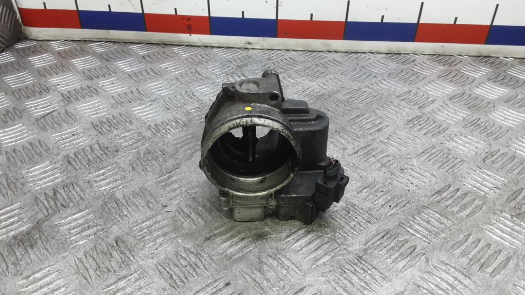 заслонка дроссельная Volkswagen Touran 1 поколение 2005, 1.9 л., дизель, МКПП, минивэн, 03G128063C - фото №1